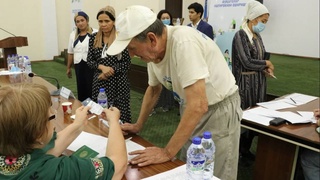 Хонобод шаҳри ва Жалақудуқ туманидаги 116 нафар эҳтиёжманд оилага моддий ёрдам берилди