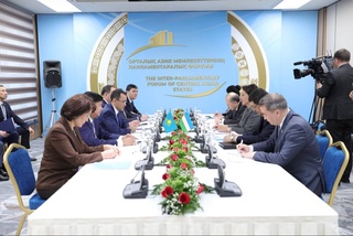 Узбекистан - Казахстан: обсуждены вопросы межпарламентского сотрудничества