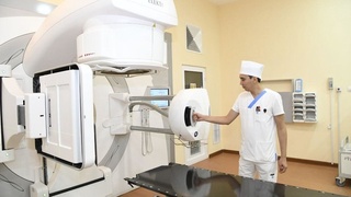 Онкология марказида замонавий ускуна синовдан ўтди