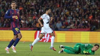 Гол Рамуша приносит «Пари Сен-Жермен» победу над «Барселоной»