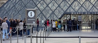 Luvr muzeyidan qimmatbaho buyumlarni o'g'irlashda gumon qilinganlar hibsga olindi