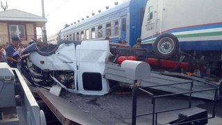 Surxondaryoda “Gazel“ poyezd tagida qoldi