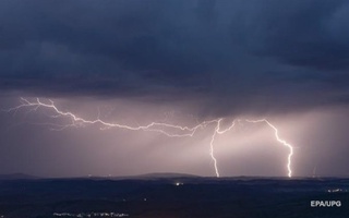 Ҳиндистонда чақмоқ уриши оқибатида 24 киши ҳалок бўлди