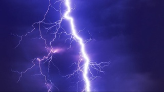 «Заряженное» футбольное поле