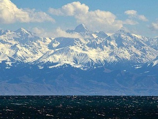 Жорий йилги ҳаво ҳарорати Қирғизистон тоғларида тоғ музликларини етарлича эришига олиб келмади