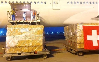 В Узбекистан из Швейцарии доставили более 1 млн медицинских масок