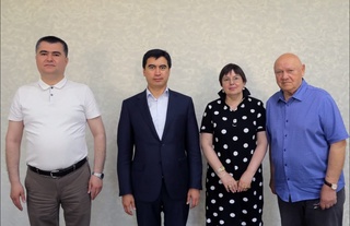 Тошкент вилояти ҳокими собиқ учувчи-космонавтнинг хонадонига борди