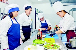 Monomarkaz — ishsizlarning soʻnggi ilinji, ishlilarning esa qoʻshimcha “qanoti”