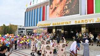 Navoiyda “Qizilqum oltin merosi” folklor festivali boshlandi (foto)