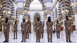 Сотни офицеров-женщин охраняют правопорядок в самом сердце ислама