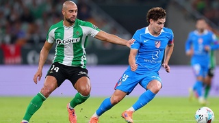 «Реал Бетис» пропустил с центра поля, но «Утрехт» не спас красивый гол