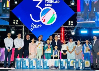 Қашқадарёда ота-оналар фарзандларининг муваффақияти учун тақдирланди