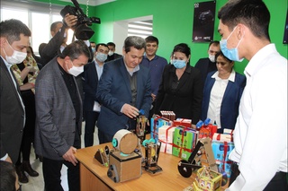 Бухорода информатика фанига ихтисослаштирилган мактаб ташкил этилди