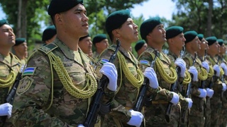 В Узбекистане военнослужащие будут проходить аттестацию при представлении к госнаградам