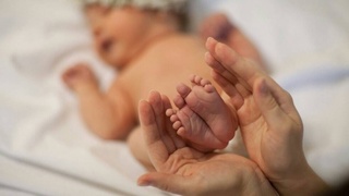 Рожденный в небе: на борту рейса Uzbekistan Airways появился на свет ребенок