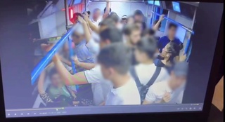 Toshkentda metro oynasi ochilayotganda sinib ketdi