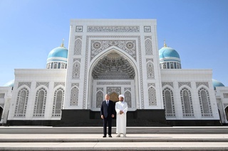 Имом Бухорий меросига муносиб мажмуа