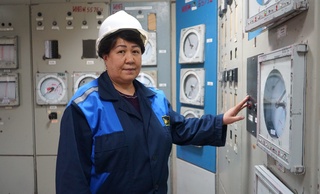 Mehnatdan qadoq qo'llaringiz oltin bo'lsin, ayol!