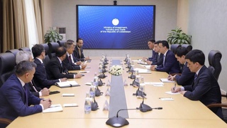 Вазири сармоягузорӣ, саноат ва савдо бо раиси раёсати ширкати ACWA Power ва Vision Invest мулоқот кард