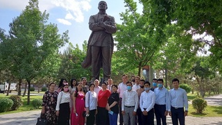 Ардоқли адиб сиймосига эҳтиром кўрсатилди