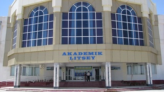 Бугундан академик лицейларда дарслар бошланди