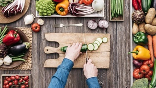 Названы пять простых пищевых привычек для долголетия