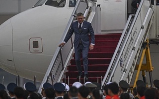 Robert Fitsoning samolyoti Bryussel aeroportida jiddiy shikastlandi