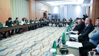 Yashil vodorod va oʻzgaruvchan qayta tiklanuvchi energiyaga bagʻishlangan davra suhbati oʻtkazildi