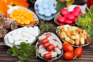 Комитет по конкуренции призывает потребителей проверять БАД перед покупкой