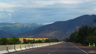 В Кыргызстане ввели временное ограничение движения грузовых автомобилей