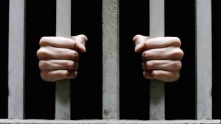 Shifokorga ogʻir tan jarohati yetkazgan namanganlik mushtumzoʻr aka-uka ehtiyot chorasi sifatida qamoqqa olindi