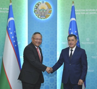 Владимир Норов Сингапур Элчиси билан учрашди