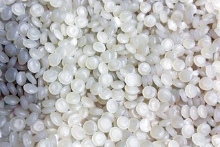 Ўзбекистон январь–сентябрь ойларида қанча полиэтилен экспорт қилгани маълум бўлди