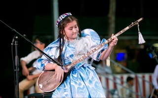 10 ёшли сурхондарёлик ўқувчи халқаро танловда барчани ҳайратга солди