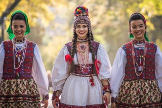 Cultures and textile traditions of Romania and Uzbekistan meet in Tashkent