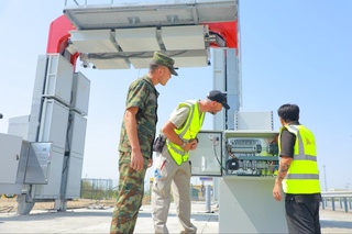 “Sirdaryo” chegara bojxona postiga zamonaviy yirik inspeksion koʻrik majmuasi oʻrnatildi