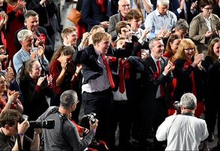 Буюк Британиядаги парламент сайловида Лейбористлар партияси ғалаба қозонди