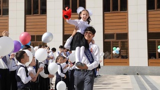 Ўзбекистоннинг барча мактабларида "Сўнгги қўнғироқ" садолари жаранглади