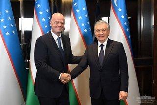 The President of Uzbekistan receives the FIFA President