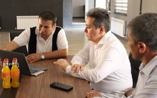 Министр ИКТ посетил резидентов IT Park в Самаркандской области