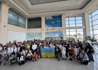 Oʻzbekiston ukrainalik birinchi sinf oʻquvchilar uchun 2000 ta oʻquv qurollari toʻplamini sovgʻa qildi