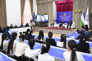 “Maʼrifat ulashib” loyihasi mehmonlari — Fargʻona davlat universitetida