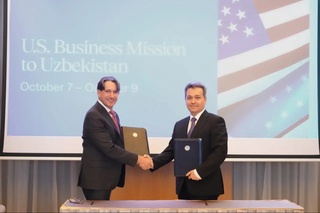 Amazon билан ҳамкорликда сунъий йўлдош интернети йўлга қўйилади