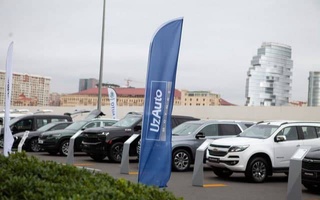 «UzAuto Motors» принимает активное участие в открывшейся в Баку выставке узбекской продукции