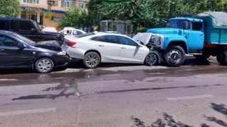 Юнусободда 6 та автомобил иштирокида ЙТҲ содир бўлди