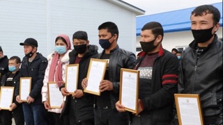 Зоминда 60 нафар ёшларга 1 гектардан ер ажратилди