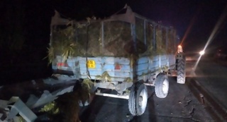 Samarqandda avtobus traktor tirkamasiga borib urildi