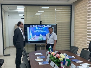 Хорижлик кузатувчилар Тошкент вилоятида сайловга тайёргарлик жараёнларини ўрганди