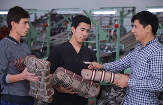 Өзбекстанда жумыс алып барып атырған юридикалық тәреплер саны 563 мыңнан асты