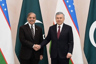 Pokiston Bosh vazirini tantanali kutib olish marosimi bo‘ldi